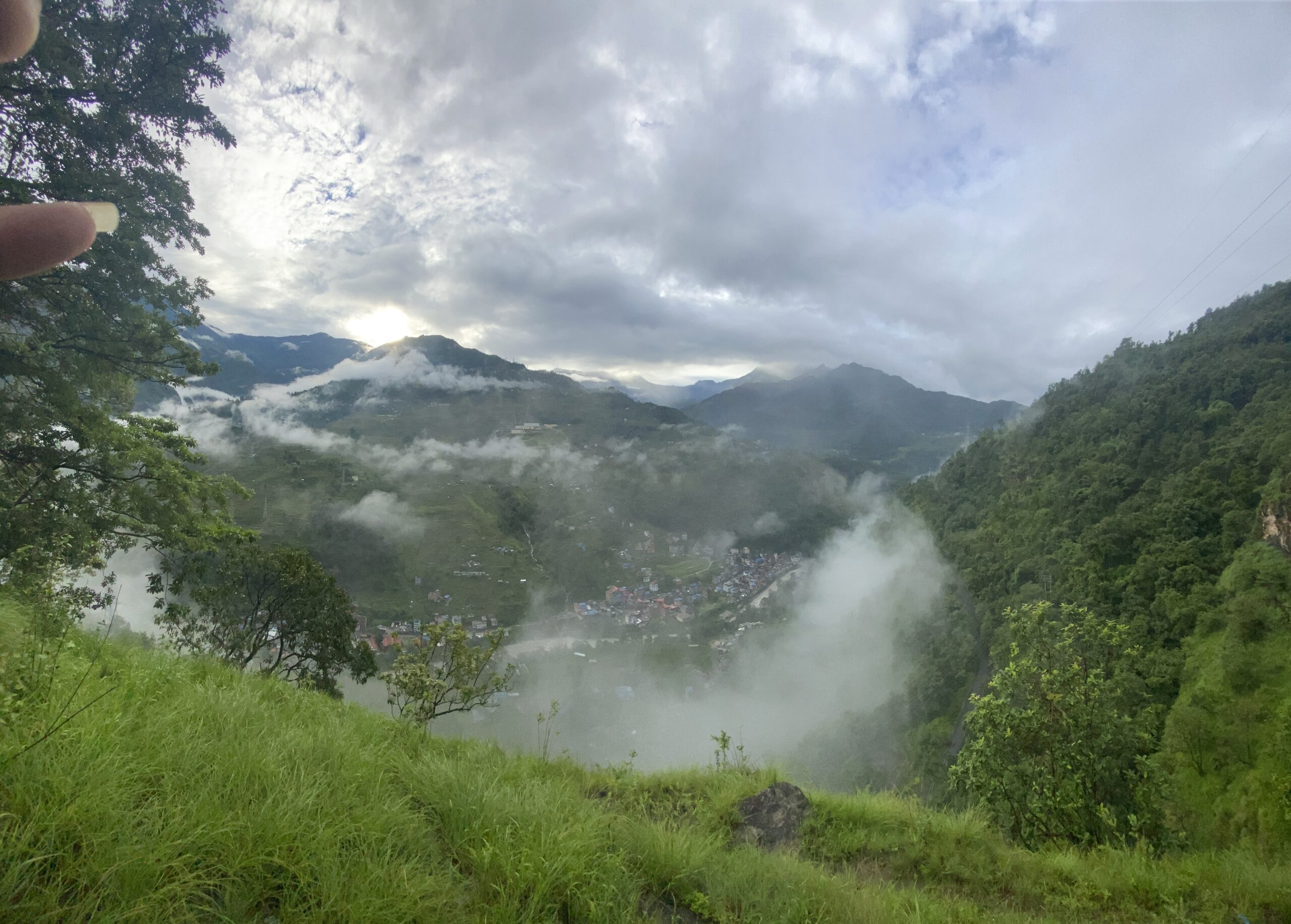पोखरीमा ढुङ्गा फाल्यौ, तरङ्गित भयो मन,
